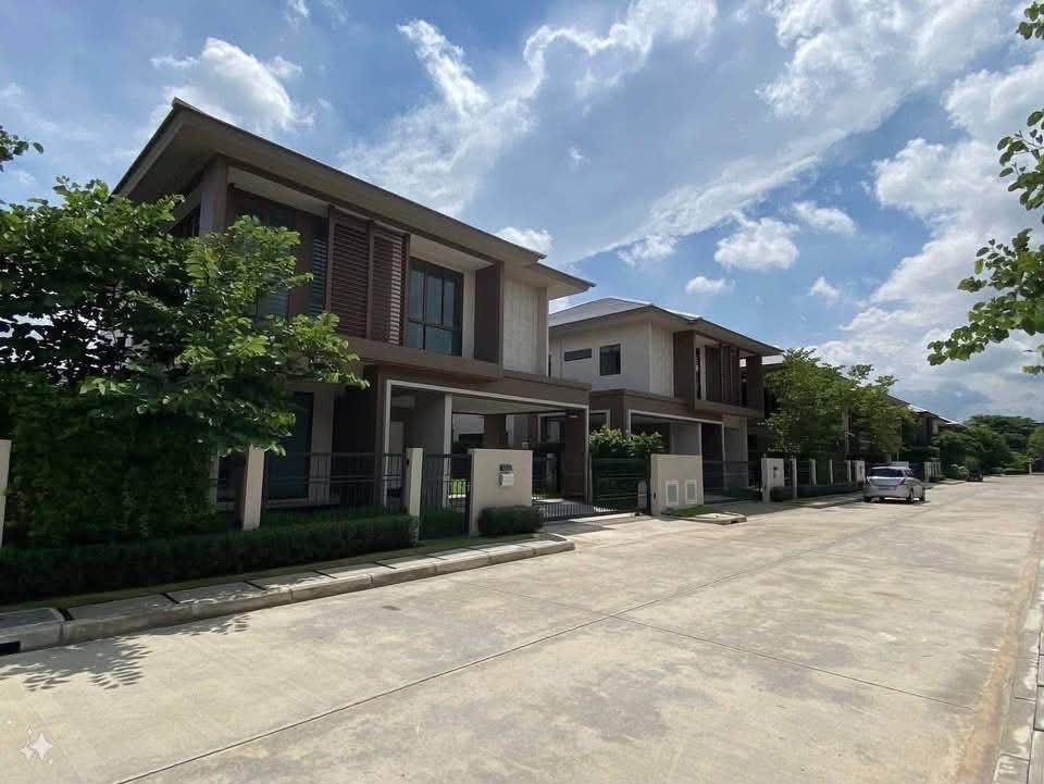 บ้านเดี่ยว 2 ชั้น // กรุงเทพกรีฑา